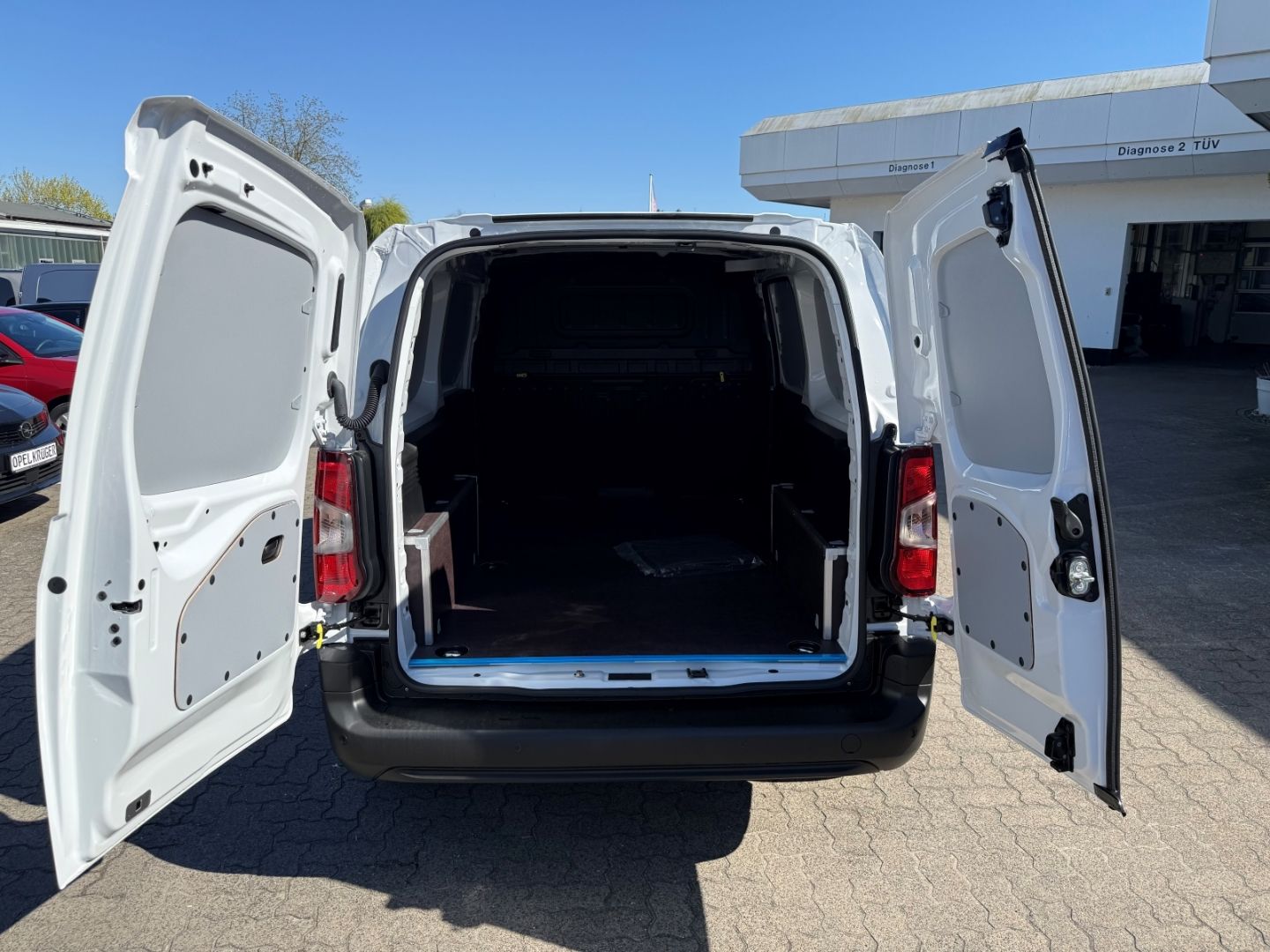 Fahrzeugabbildung Opel Combo Cargo Diesel 1,5 erhöhte Nutzlast XL