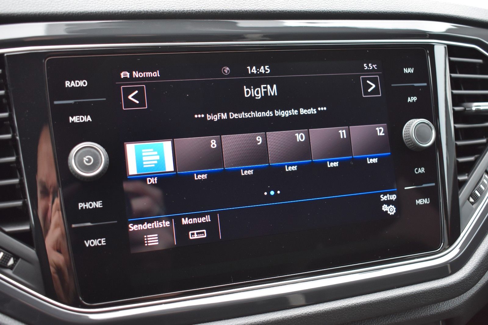 Fahrzeugabbildung Volkswagen T-Roc Sport 4Motion LED AHK Applecar Automatik