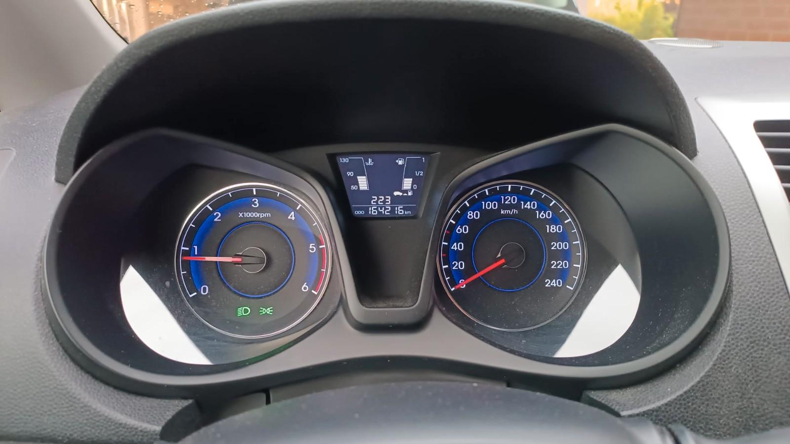 Hyundai ix20 2014 — photo 5