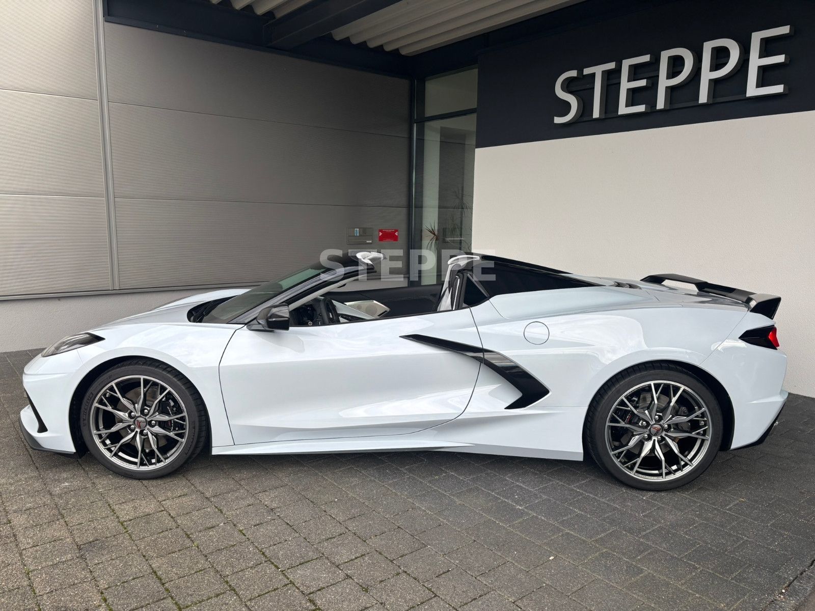 Corvette C8 Stingray Convertible 3LT Europamodell STEPPE