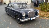 Mercedes-Benz 200 - Mercedes-Benz 200 Oldtimer mit Diesel-Antrieb