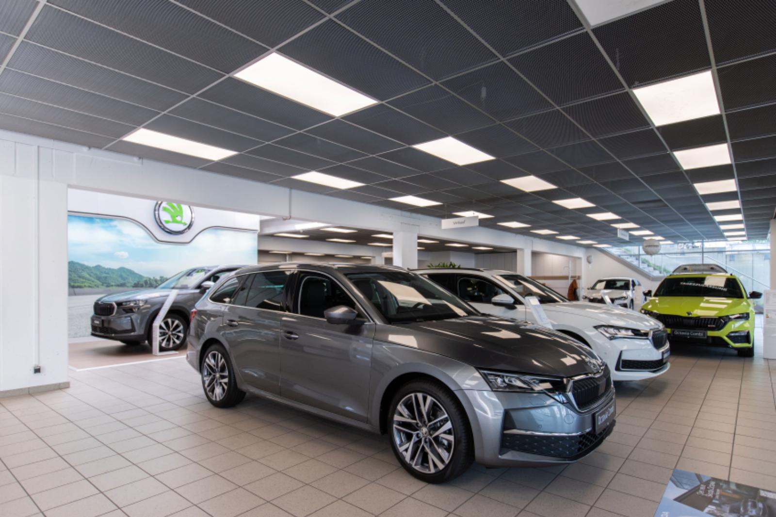 showroom-image-top