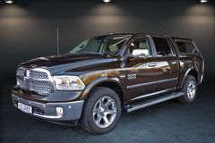 DODGE RAM 1500 5.7l V8 Laramie CrewCab - Unfallfrei