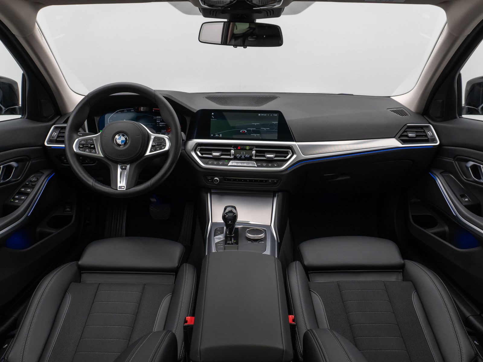 Fahrzeugabbildung BMW 320d  xD Sport Line Panorama Kamera HiFi Komfort