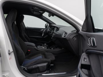 Fahrzeugabbildung BMW 120i M Sport Pro Kamera DAB HiFi AHK Lenkrhz 19"