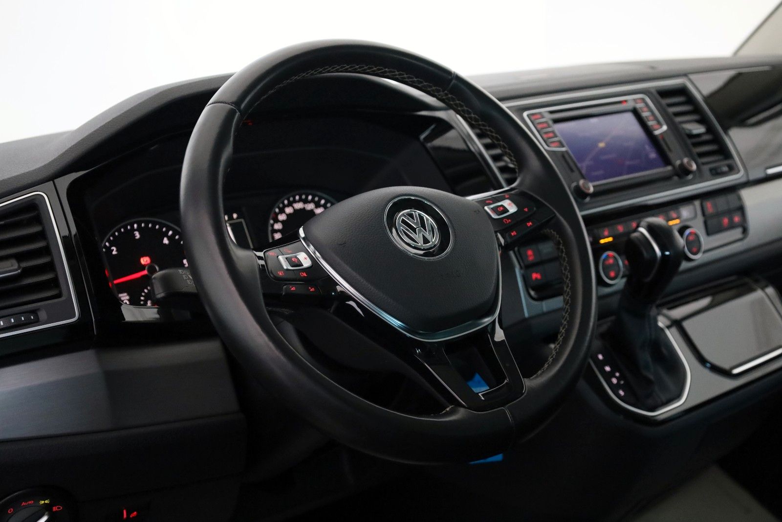 Fahrzeugabbildung Volkswagen T6 Multivan Generation Six 4M Leder,ACC,LED,AHK