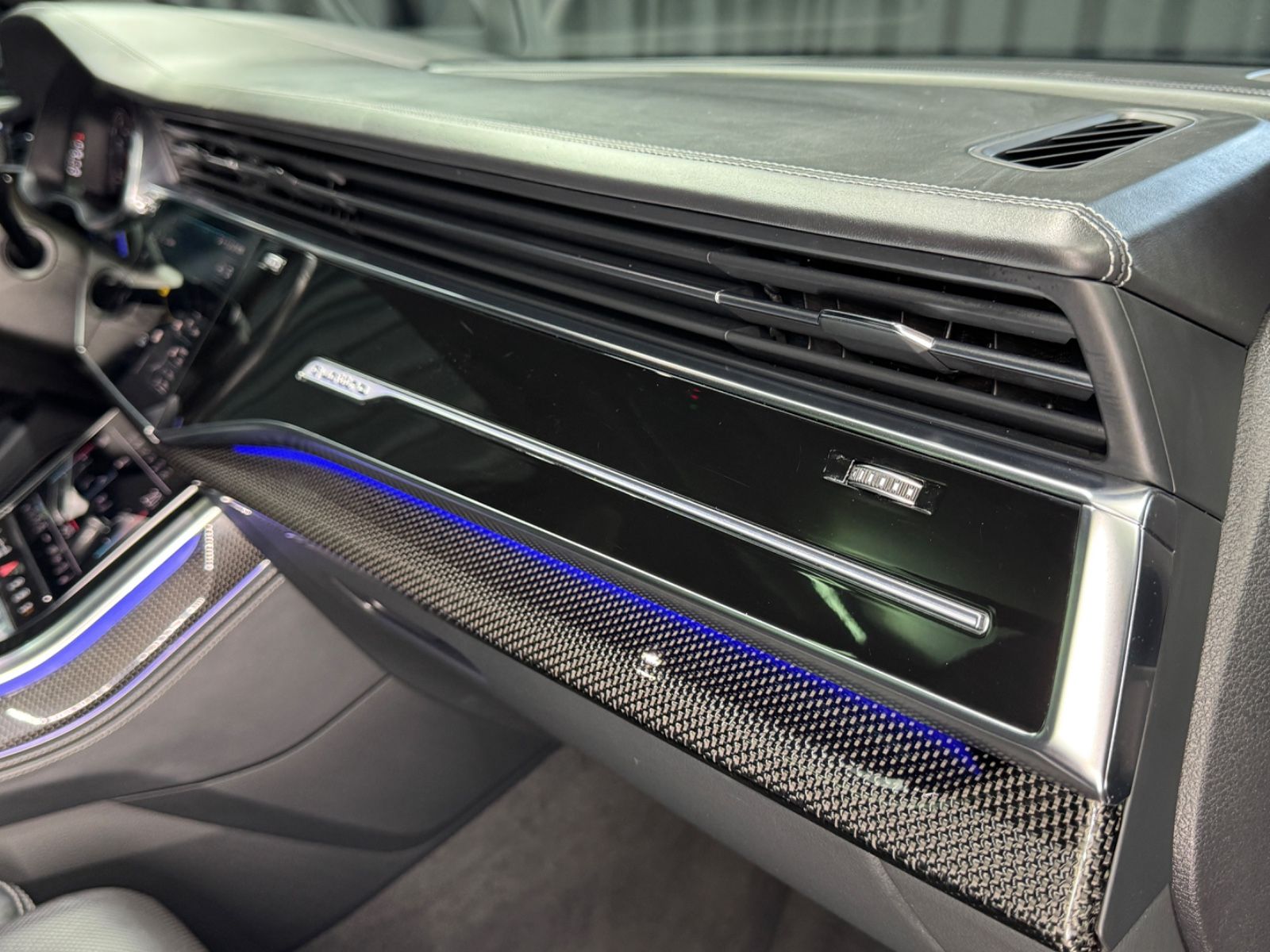 Fahrzeugabbildung Audi SQ8 4.0TDI QUATTRO|MASSAGE|B&O|CARBON|MATRIX|HuD