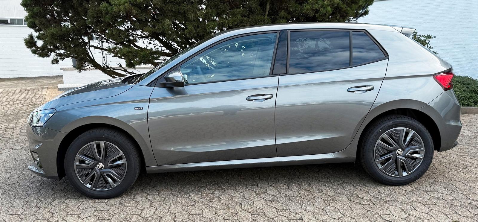 Skoda Fabia 1.0 MPI Drive Kamera PDC CarPlay