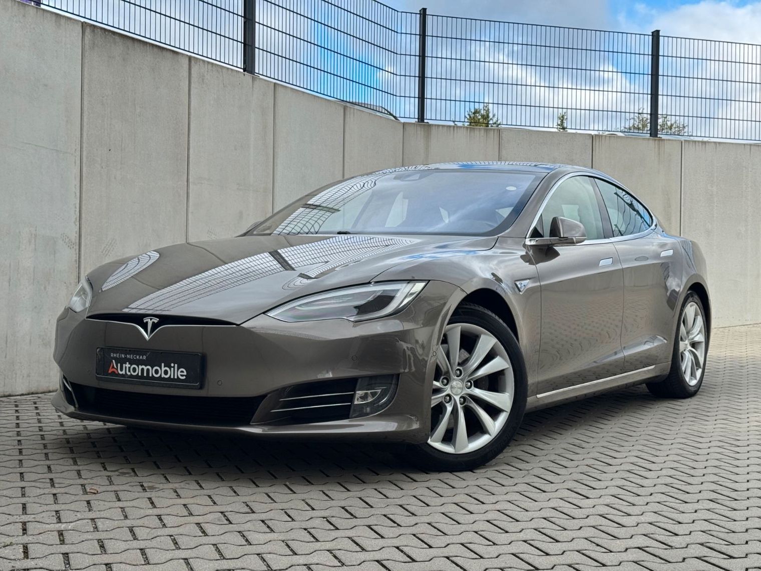 Tesla Model S 90D Performance/Pano/Allrad/SR+WR/TÜV 28