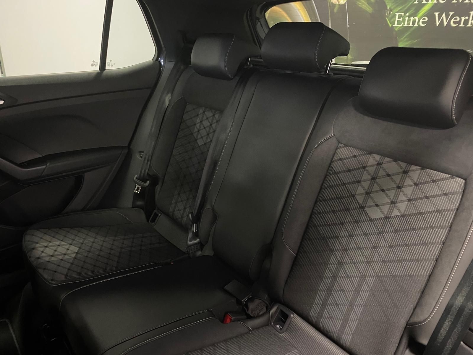 Fahrzeugabbildung Volkswagen T-Cross 1.5 TSI DSG BLACK STYLE R-Line+AHK+ACC++