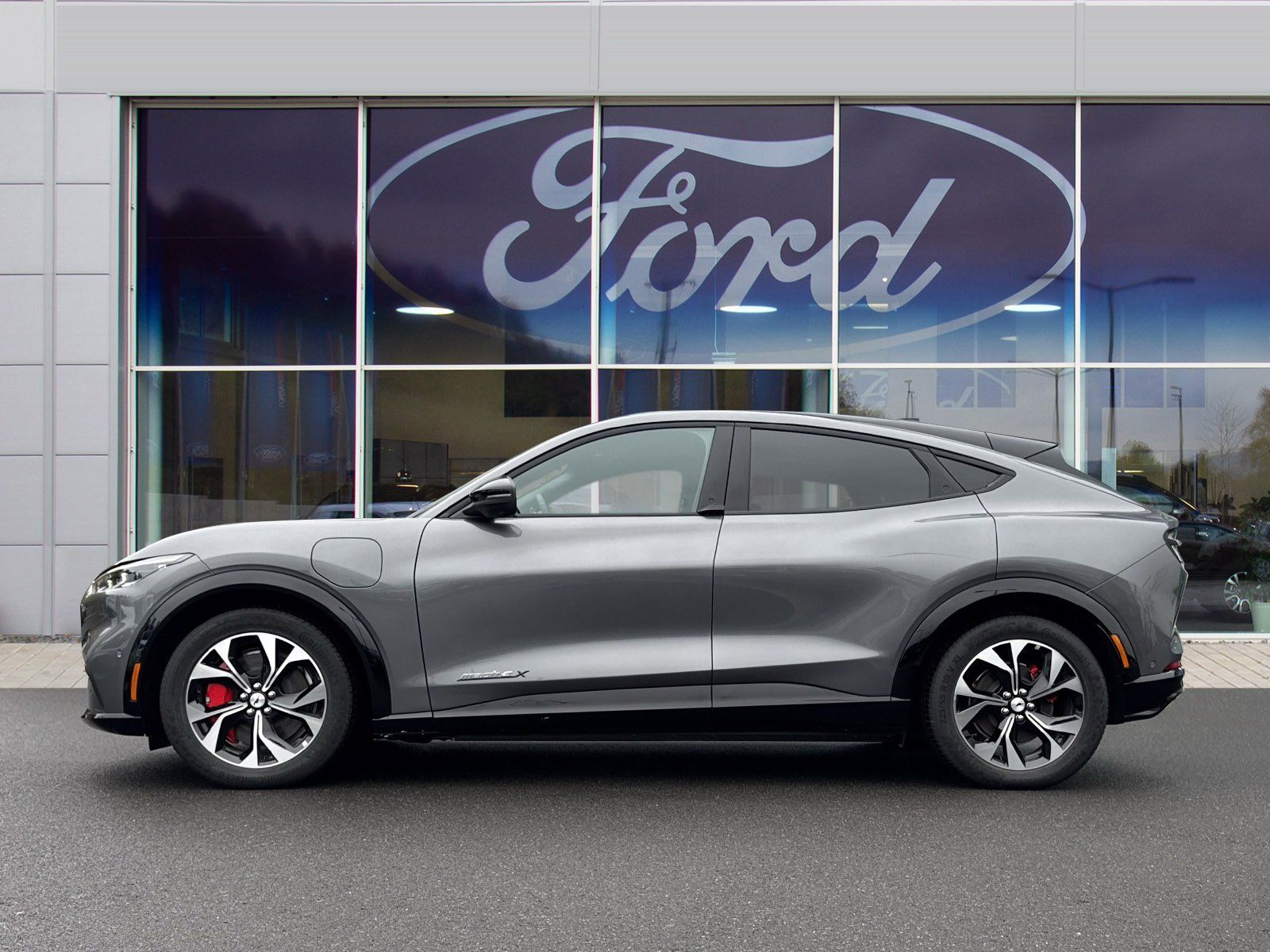 Fahrzeugabbildung Ford Mustang Mach-E #99kWh Premium