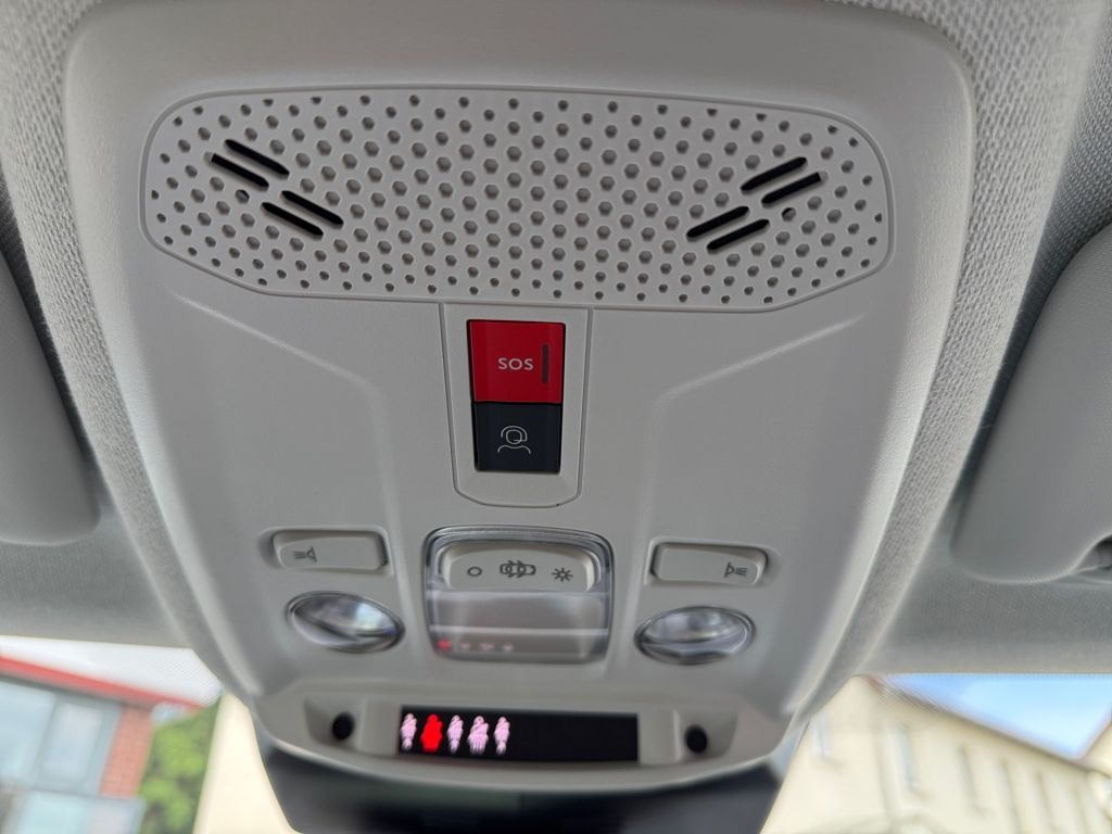 Fahrzeugabbildung Citroën C4 Hybrid 145 MAX