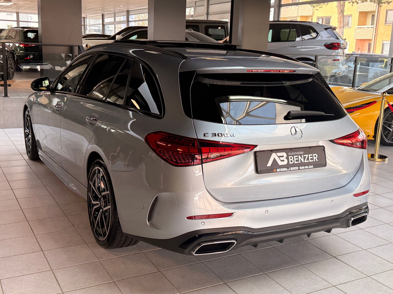 Fahrzeugabbildung Mercedes-Benz C 300TD/AMG/PANO/AMBIENTE/KAMERA/LED/MASSAGE