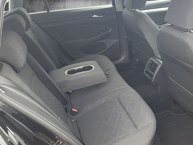 Golf VIII Variant 2.0 TDI Navi Xenon Standhzg.
