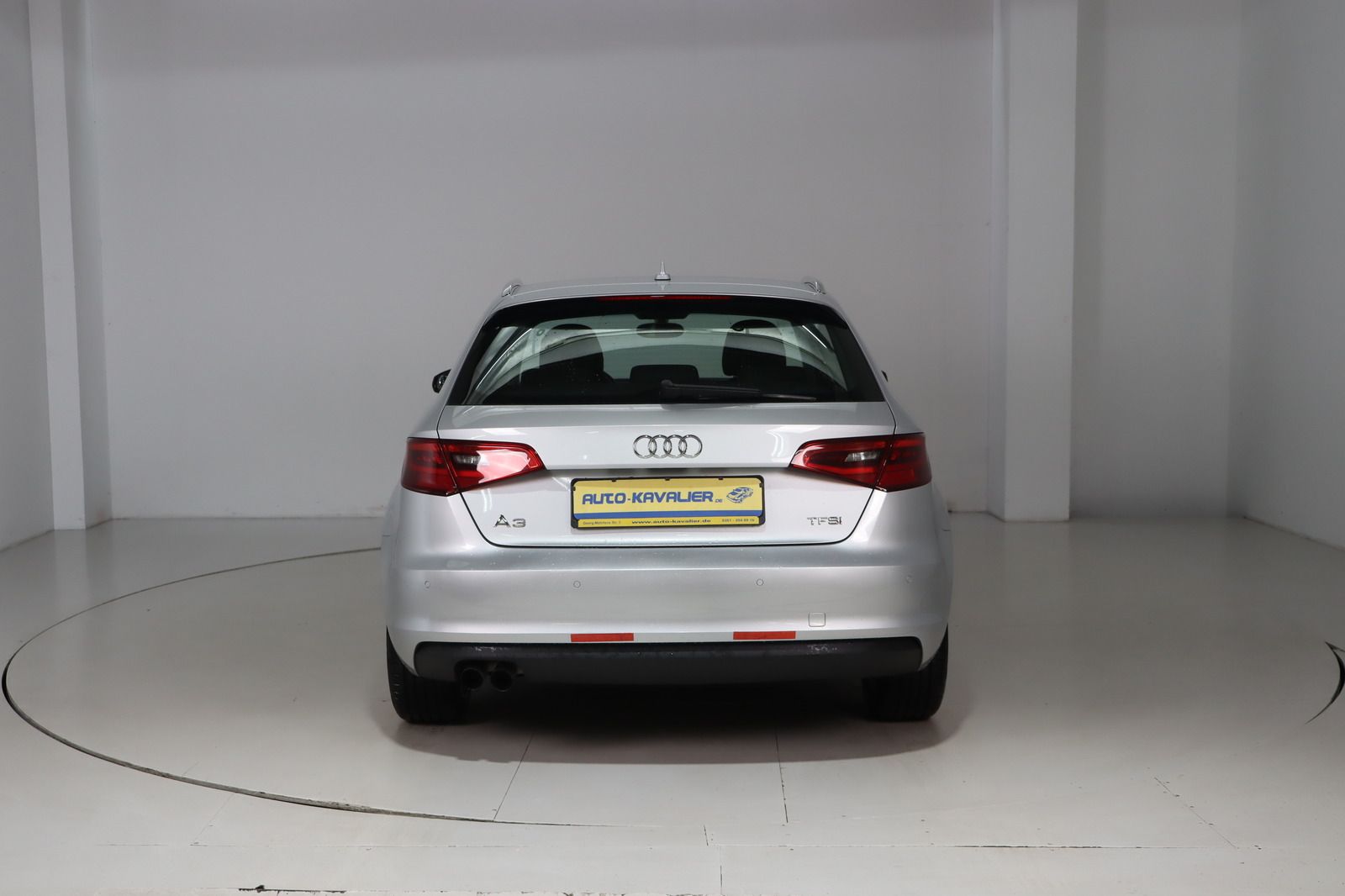 Fahrzeugabbildung Audi A3 1.4 TFSI Ambiente Sportback * Navi * Bi-Xenon