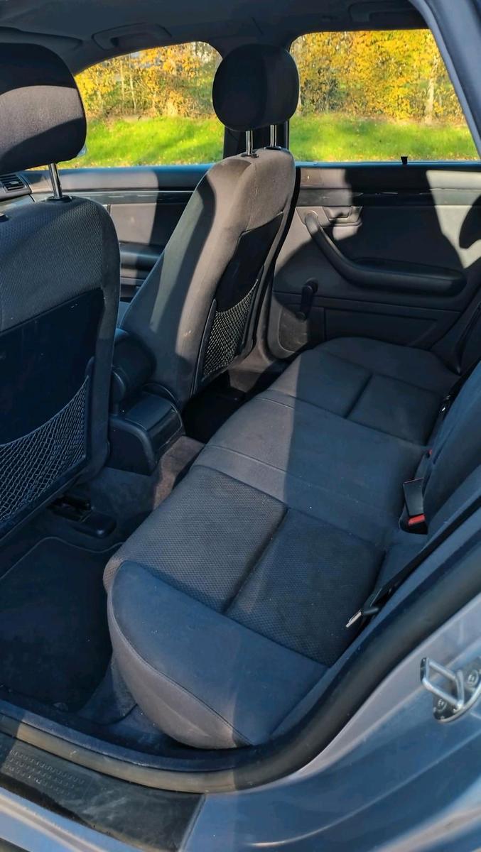 Audi A4 2004 — photo 7