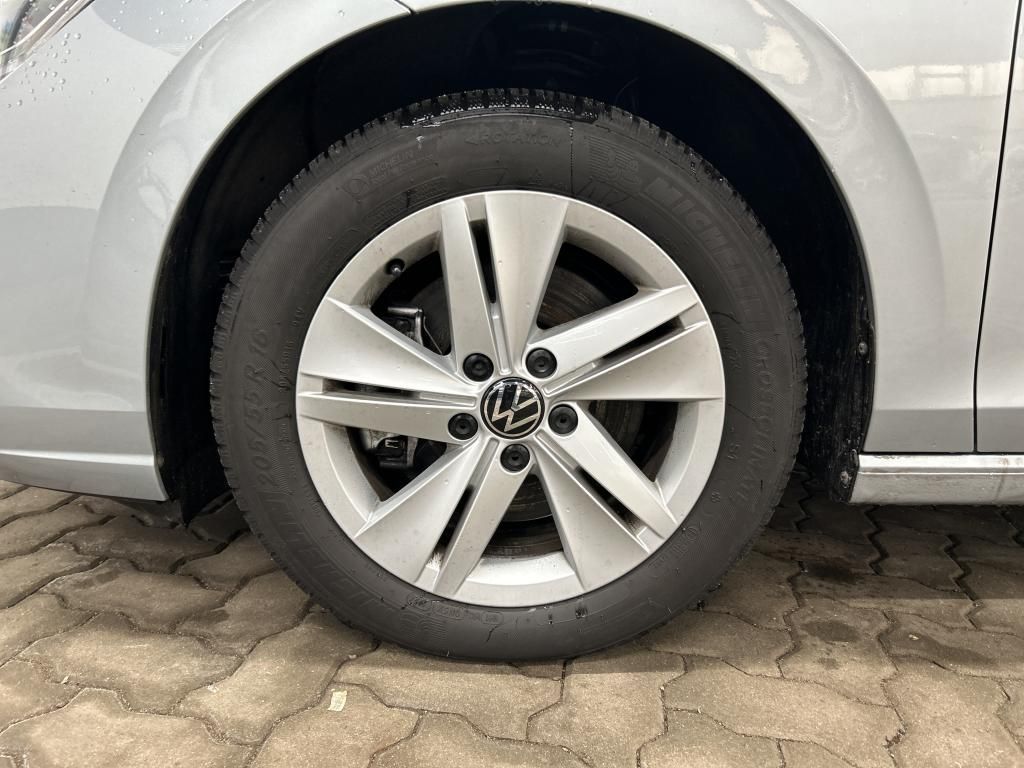 Fahrzeugabbildung Volkswagen Golf VIII Variant TDI Life DSG LED Navi AID HUD