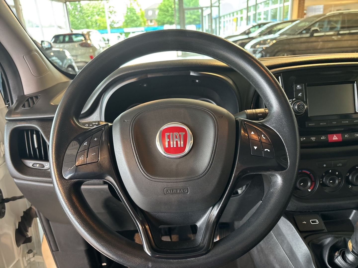 Fahrzeugabbildung Fiat Doblo SX Maxi Kasten DAB Tel.-Vorb. Berganfahras