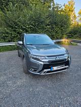 Mitsubishi Outlander 2.4 MIVEC PLUG-IN HYBRID 4WD Top Top - Mitsubishi Outlander von privat