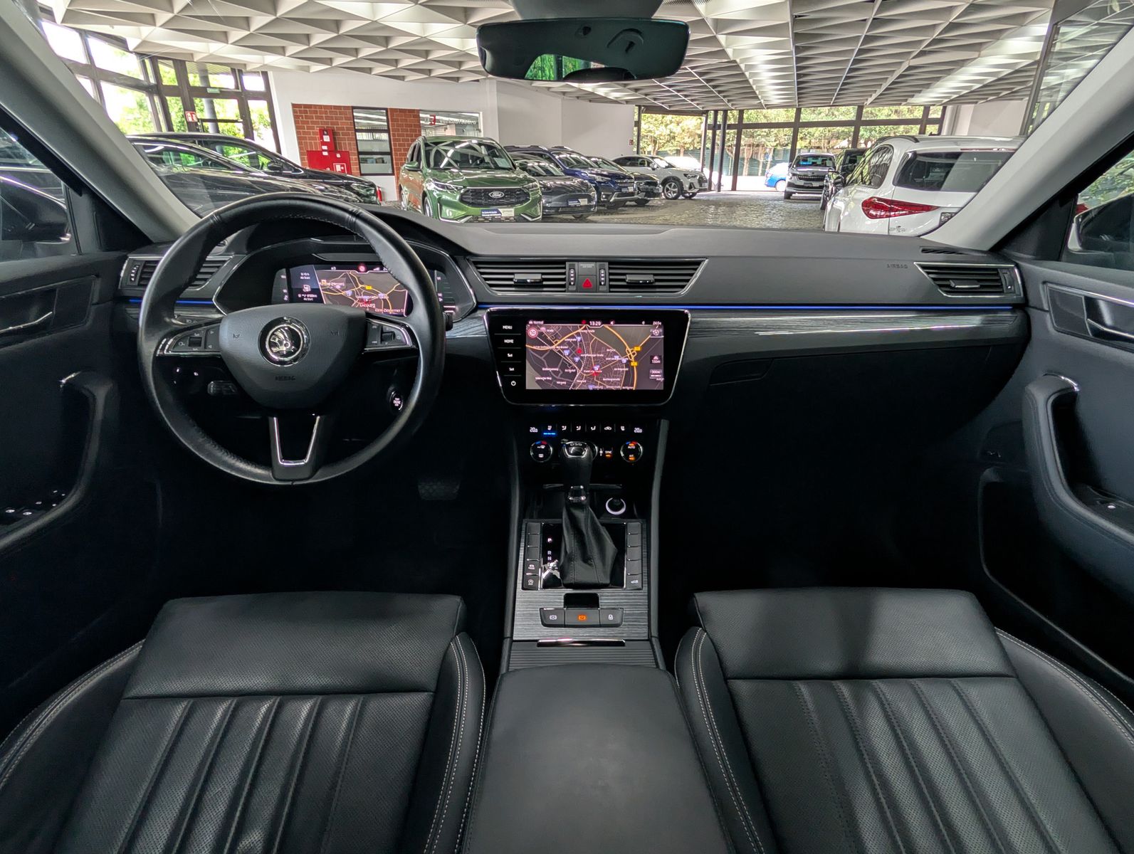Fahrzeugabbildung SKODA Superb Premium Edition 2.0 TDI ACC VIRT MASSAGE