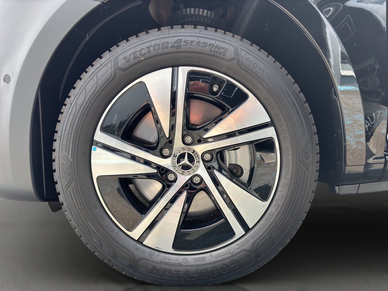 Fahrzeugabbildung Mercedes-Benz Vito 116 CDI Tourer PRO Lang