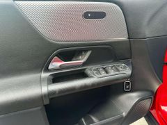 Fahrzeugabbildung Mercedes-Benz B 180 B 180 (247.084) *NAVI* *AHK* *Spur*