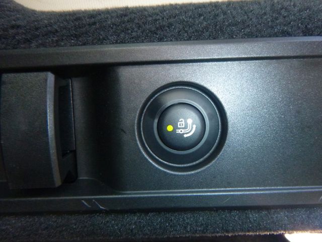 Fahrzeugabbildung BMW 320 i Touring >AUT/AHK/R-Kamera/PDC/LED<