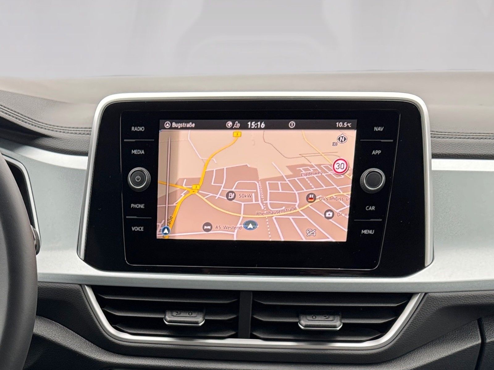 Fahrzeugabbildung Volkswagen T-Roc Life GOAL 1.0 TSI