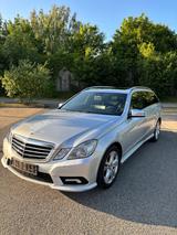 Mercedes-Benz E 300 CDI T BlueEFFICIENCY - AMG AHK - gebrauchte Mercedes-Benz E 300 aus dem Jahr 2010
