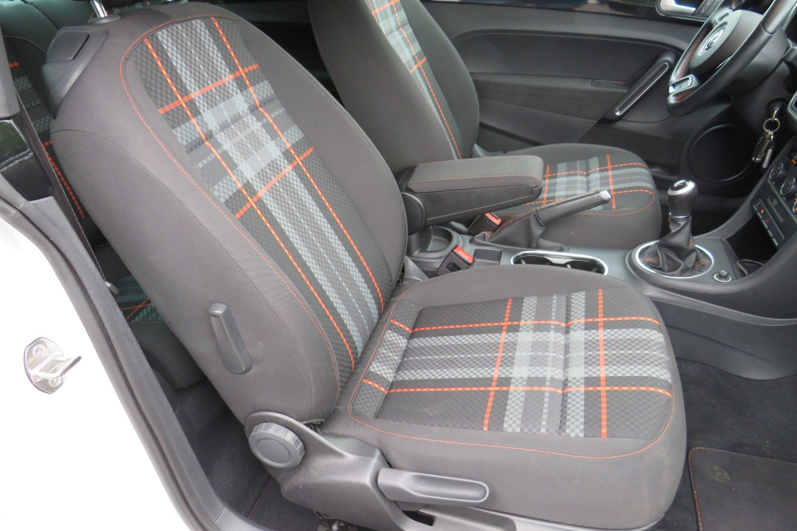 Fahrzeugabbildung Volkswagen Beetle Lim. Club XENON NAVI APP-CONNECT PDC 18`