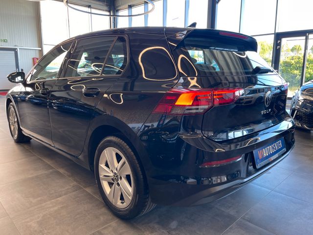 Volkswagen Golf VIII Lim. Life *FAHRSCHULAUTO*LED*AHK*ACC*