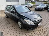 Hyundai i30 schwarz TÜV und Inspektion neu... - gebrauchte Hyundai i30 aus dem Jahr 2008
