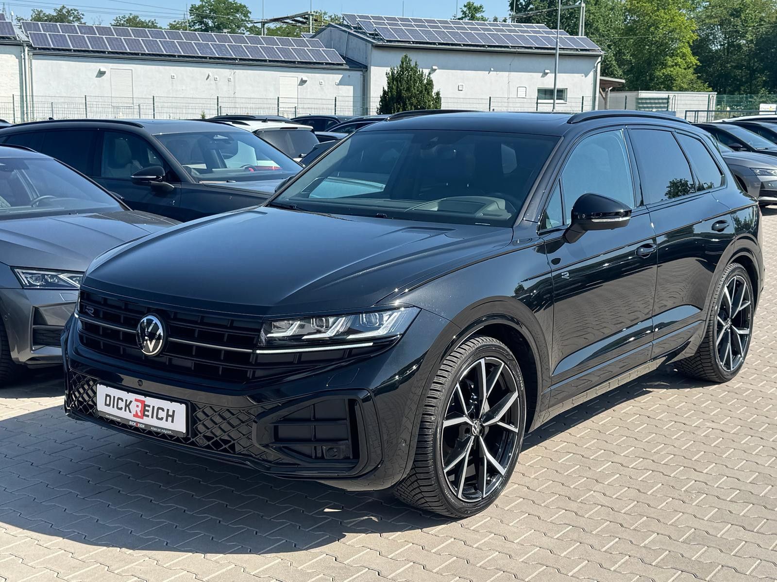 Fahrzeugabbildung Volkswagen Touareg 3.0TDI 4M R-Line VOLL Black 22" UPE 114T