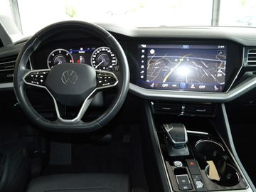 Volkswagen Touareg - 7