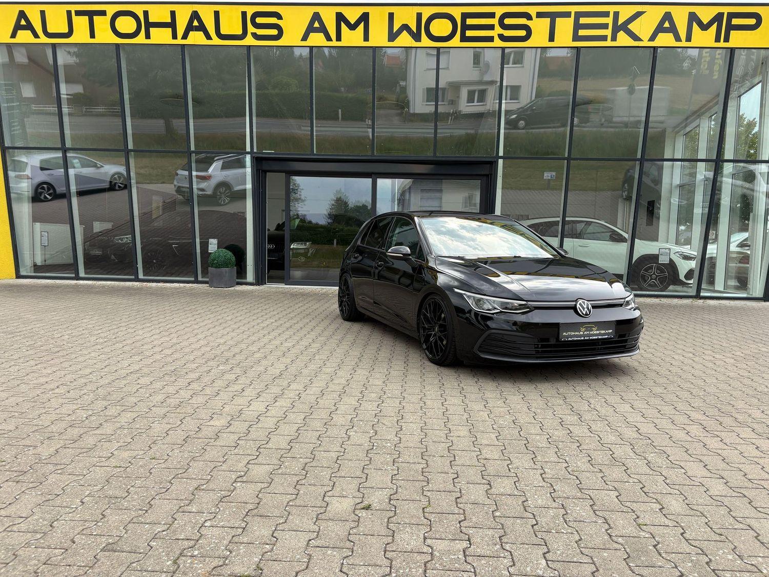 Volkswagen Golf *UNITED*BLACK*APPLE*AHK*ACC*KEYLESS*19"*LED