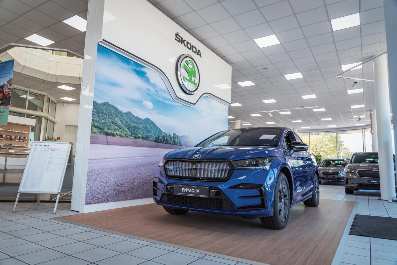 showroom-image-top
