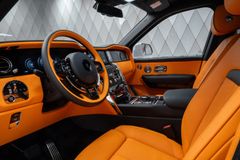 Cullinan Series II 2025 GREY/ORANGE 4 SEATS STAR