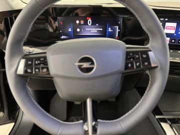 Fotografie 16 des Opel Astra 1.2 Turbo Enjoy Komfort + Tech Paket