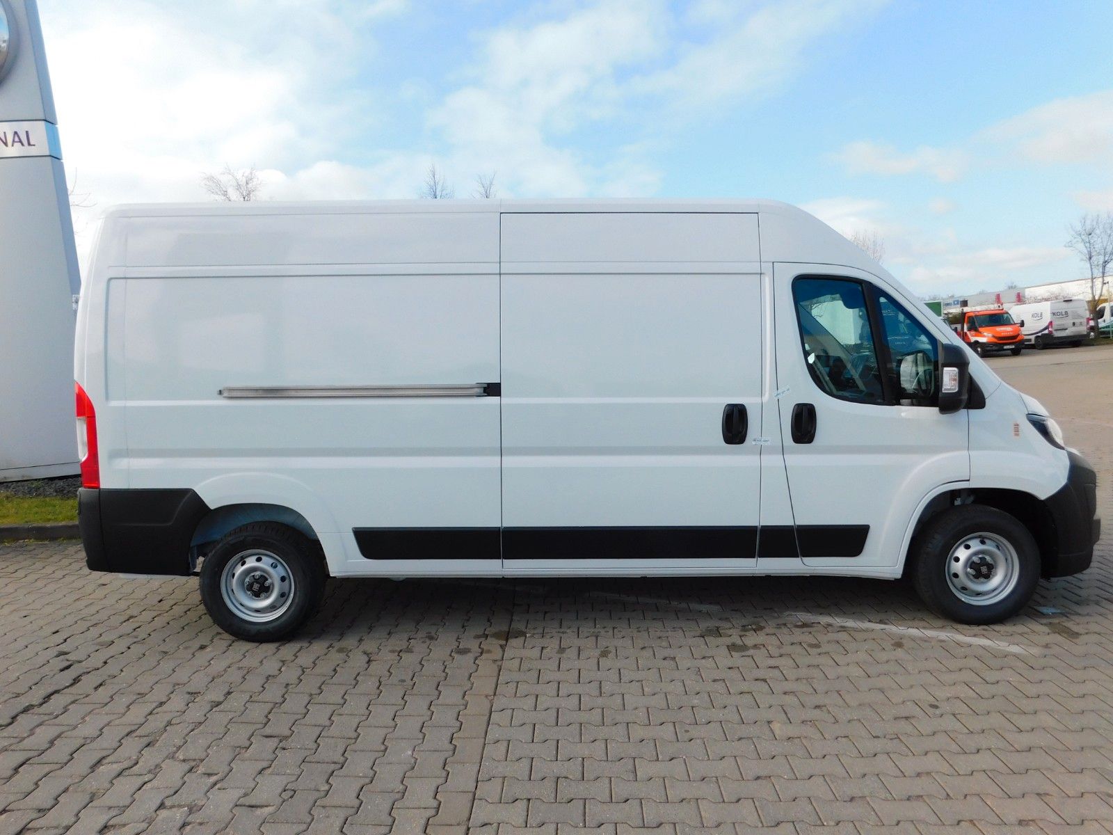 Fahrzeugabbildung Fiat Ducato Kasten L3H2 10`Navi/CarPlay/Android Auto