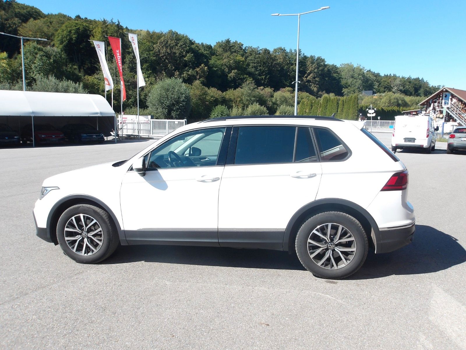 Volkswagen Tiguan Life TDI DSG "AHV" EXP € 13450.- imagem 3