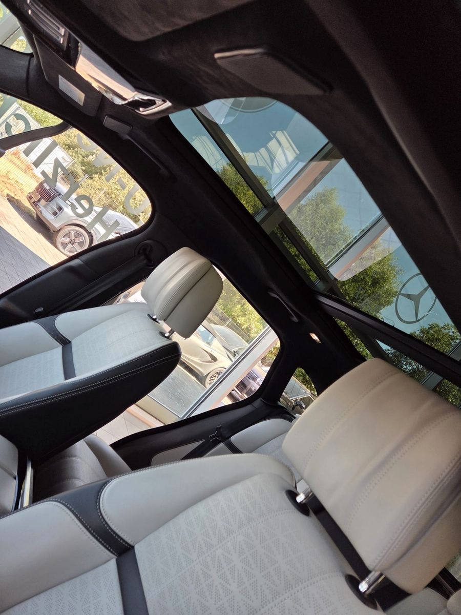 Fahrzeugabbildung Land Rover Range Rover Velar First Edition