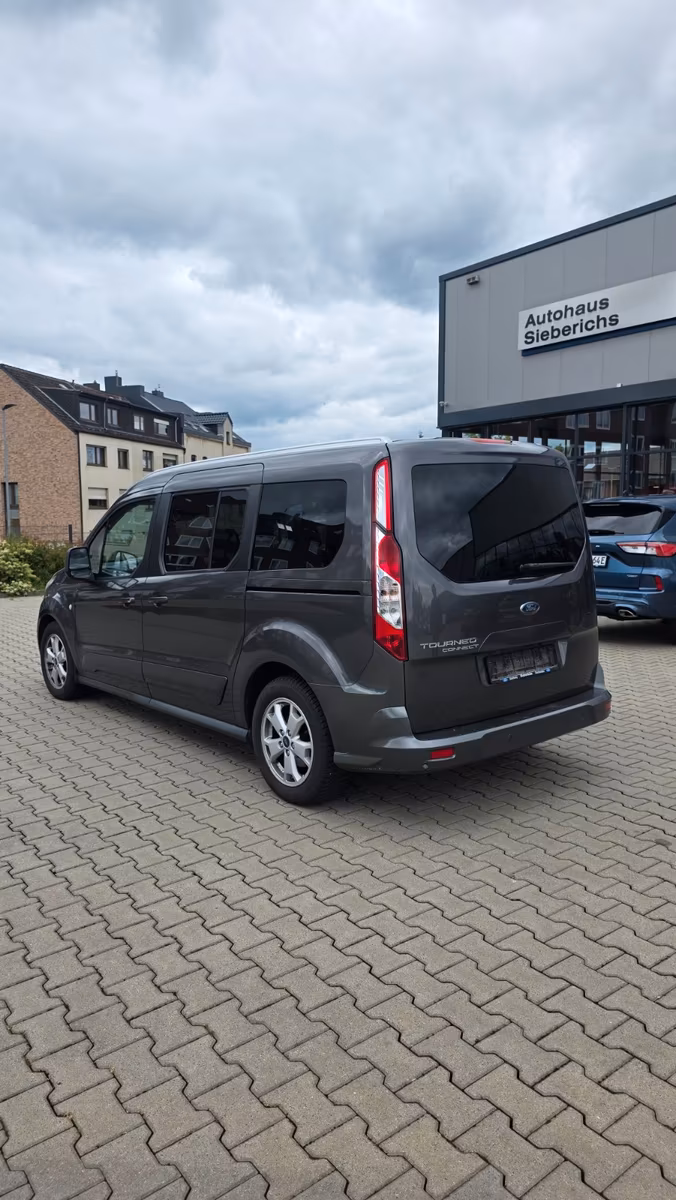 Ford Grand Tourneo Connect Titanium