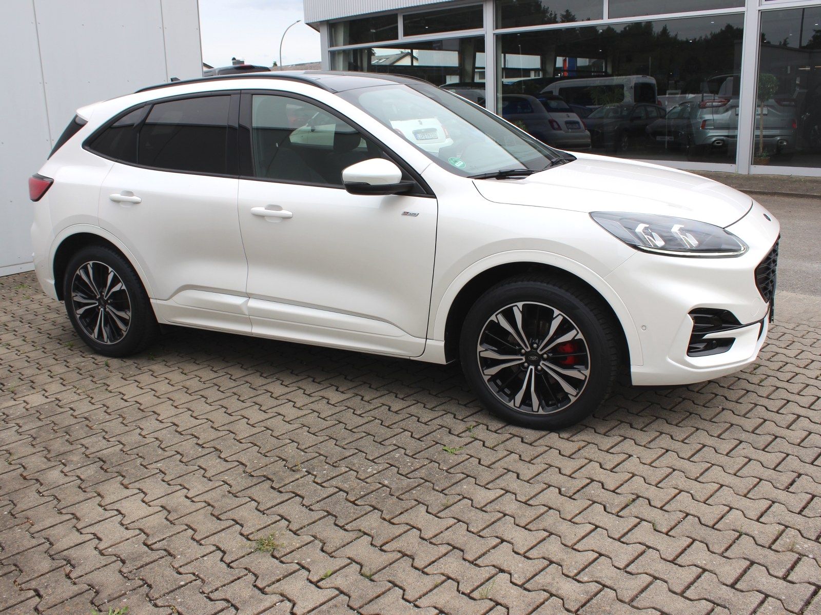 Fahrzeugabbildung Ford Kuga Plug-In Hybrid ST-Line X 2,5 Duratec