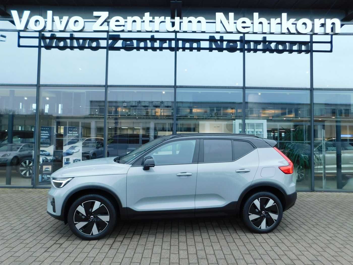 Fahrzeugabbildung Volvo XC40 Recharge Single Extended Plus 'ACC'