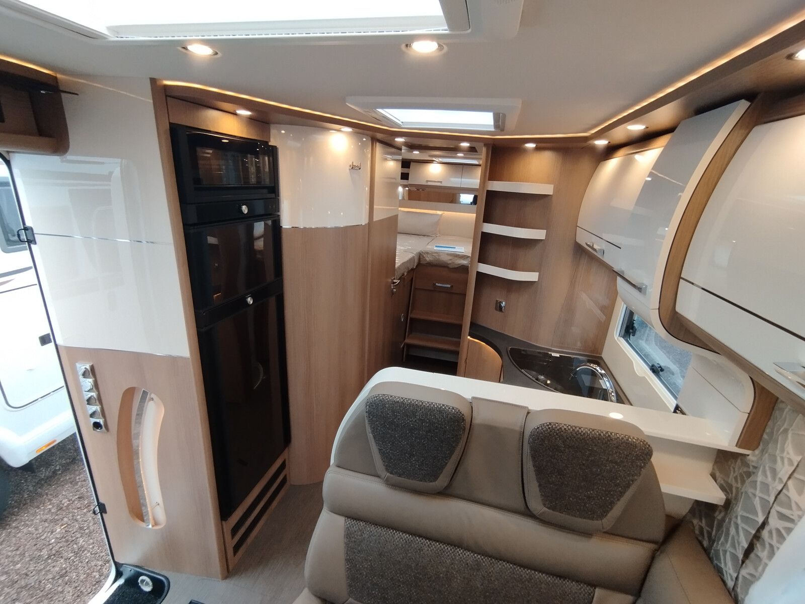 Fahrzeugabbildung Carthago C1-tourer I 149 RB LE comfort Mercedes, Markise