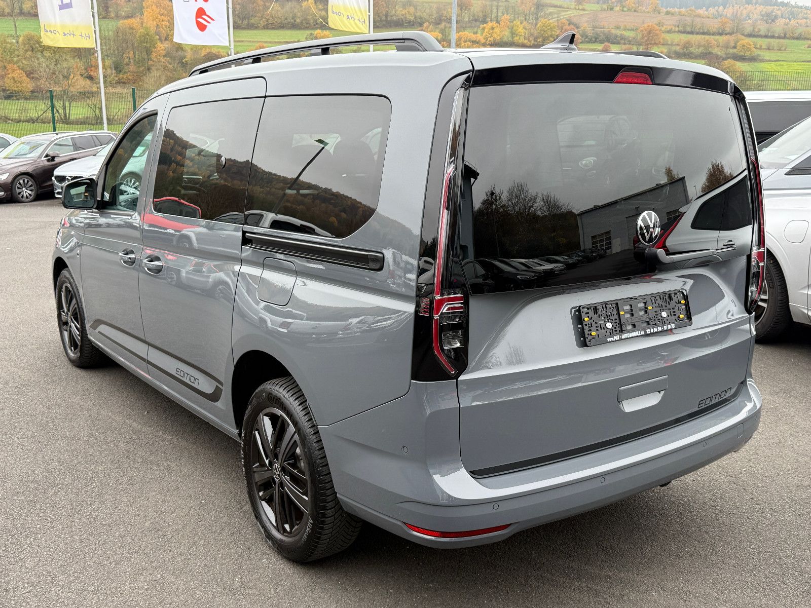 Fahrzeugabbildung Volkswagen Caddy Edition Maxi 7-Sitzer ACC AHK LED Pano Kam