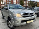 Toyota Hilux 2.5 Turbodiesel Extra Cab Sol 4x4*Klima* - Autos aus dem Jahr 2009