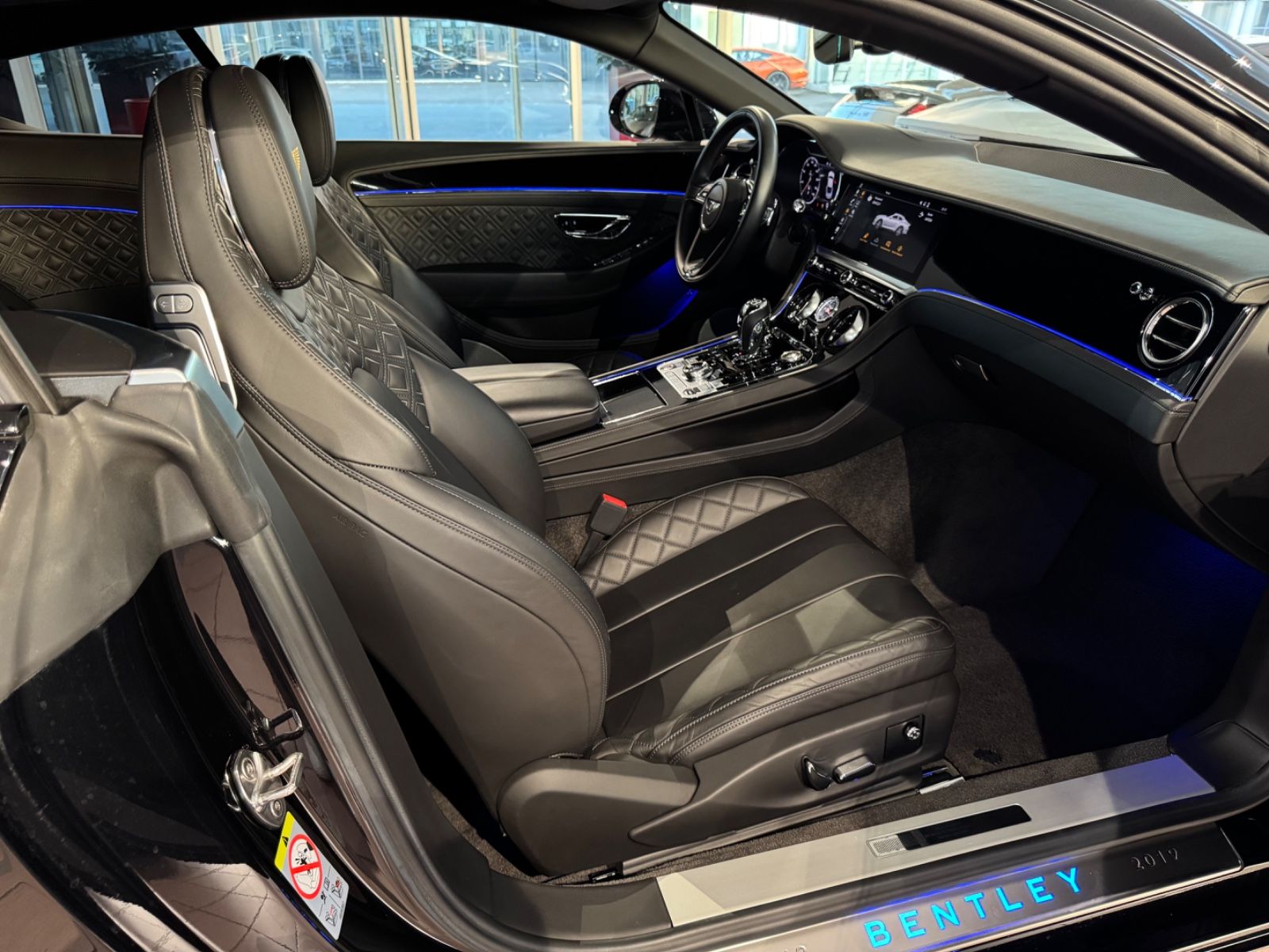 Bentley Continental GT  V8  Mulliner foto 17