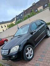 Mercedes-Benz Ich verkaufe Mercedes-Benz ML 320 4MATIC - Mercedes-Benz ML 320 in Düsseldorf