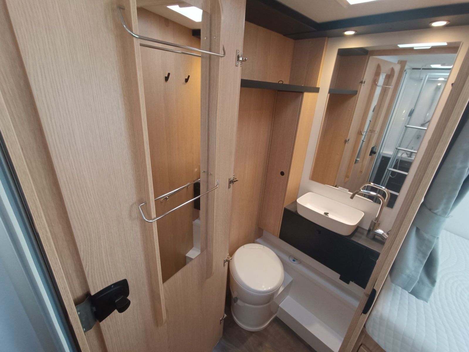 Fahrzeugabbildung Sunlight T68 Adventure Edition *Automatik*SAT*Hubbett